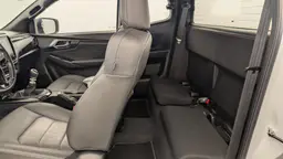 Isuzu D-Max - photo 12