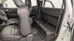 Isuzu D-Max - photo 12