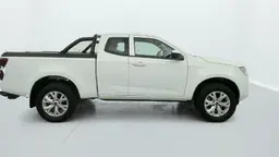 Isuzu D-Max - photo 8