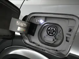 Peugeot E-3008 - photo 18