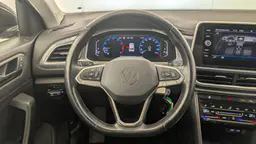 Volkswagen T-Roc - photo 14