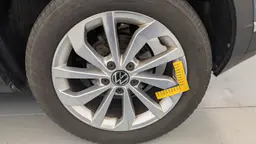 Volkswagen T-Roc - photo 25