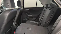 Volkswagen T-Roc - photo 12
