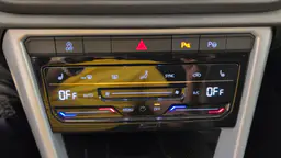 Volkswagen T-Roc - photo 20