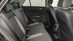Volkswagen T-Roc - photo 10