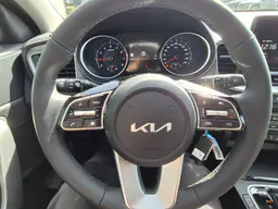 Kia Xceed - photo 15