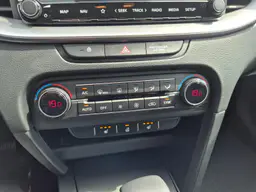 Kia Xceed - photo 23