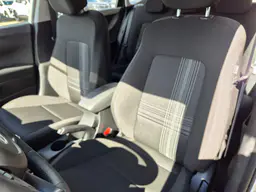 Hyundai i20 - photo 11