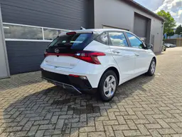 Hyundai i20 - photo 5