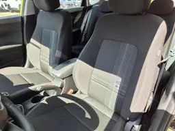 Hyundai i20 - photo 11