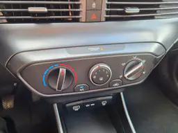 Hyundai i20 - photo 21