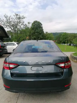 Skoda Superb - photo 11