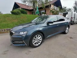 Skoda Superb - photo 8