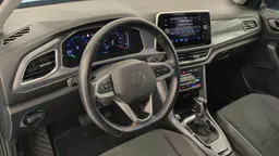 Volkswagen T-Roc - photo 22