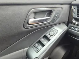 Nissan Qashqai - photo 16