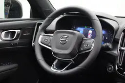 Volvo XC40 - photo 29
