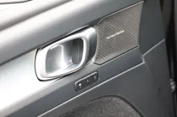 Volvo XC40 - photo 21