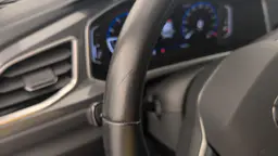 Volkswagen T-Roc - photo 25