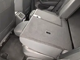 Volkswagen Tiguan - photo 12