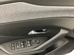 Peugeot 308 - photo 9