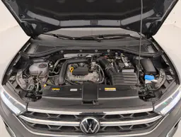 Volkswagen T-Roc - photo 20