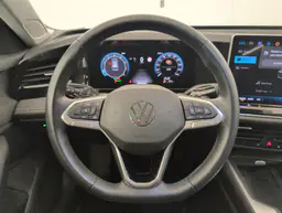 Volkswagen Passat - photo 14