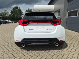 Toyota Yaris - photo 4
