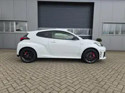Toyota Yaris - photo 6