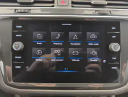 Volkswagen Tiguan - photo 18