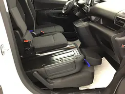 Peugeot Partner - photo 24