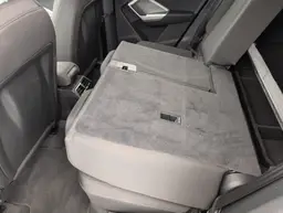 Audi Q3 - photo 12