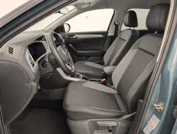 Volkswagen T-Roc - photo 16