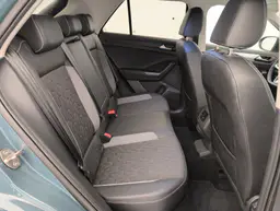 Volkswagen T-Roc - photo 10