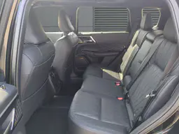 Mitsubishi Outlander - photo 6