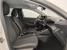 Peugeot 208 - photo 9
