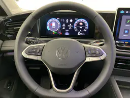 Volkswagen Tiguan - photo 24