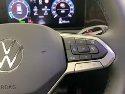 Volkswagen Tiguan - photo 25