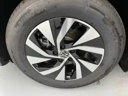 Volkswagen Tiguan - photo 27