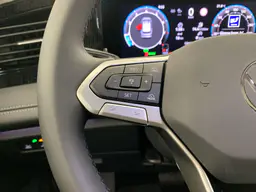 Volkswagen Tiguan - photo 18