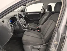 Volkswagen T-Roc - photo 16