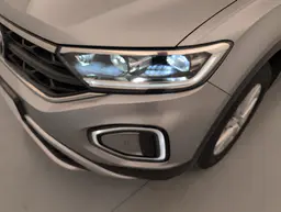Volkswagen T-Roc - photo 21