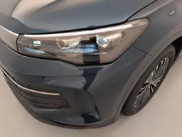 Volkswagen Tiguan - photo 22