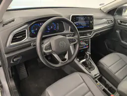 Volkswagen T-Roc - photo 15