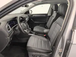 Volkswagen T-Roc - photo 16
