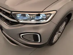 Volkswagen T-Roc - photo 23