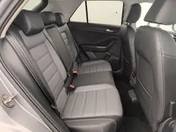Volkswagen T-Roc - photo 10