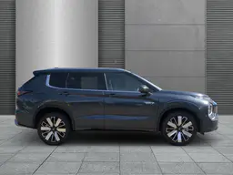 Mitsubishi Outlander - photo 2