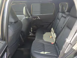 Mitsubishi Outlander - photo 6
