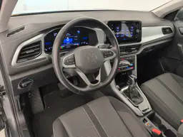 Volkswagen T-Roc - photo 15