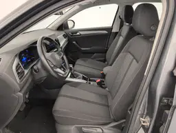 Volkswagen T-Roc - photo 16